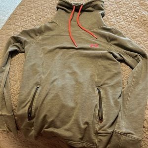 Under Armor Sweatshirt